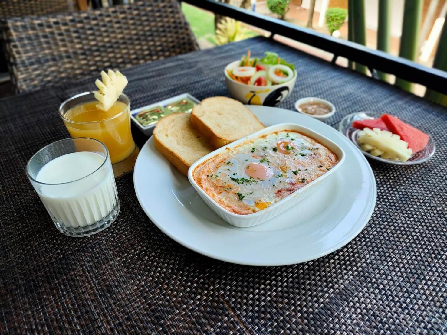 Touch Sea Boutique Hotel&Bistro Karon Ngoại thất bức ảnh